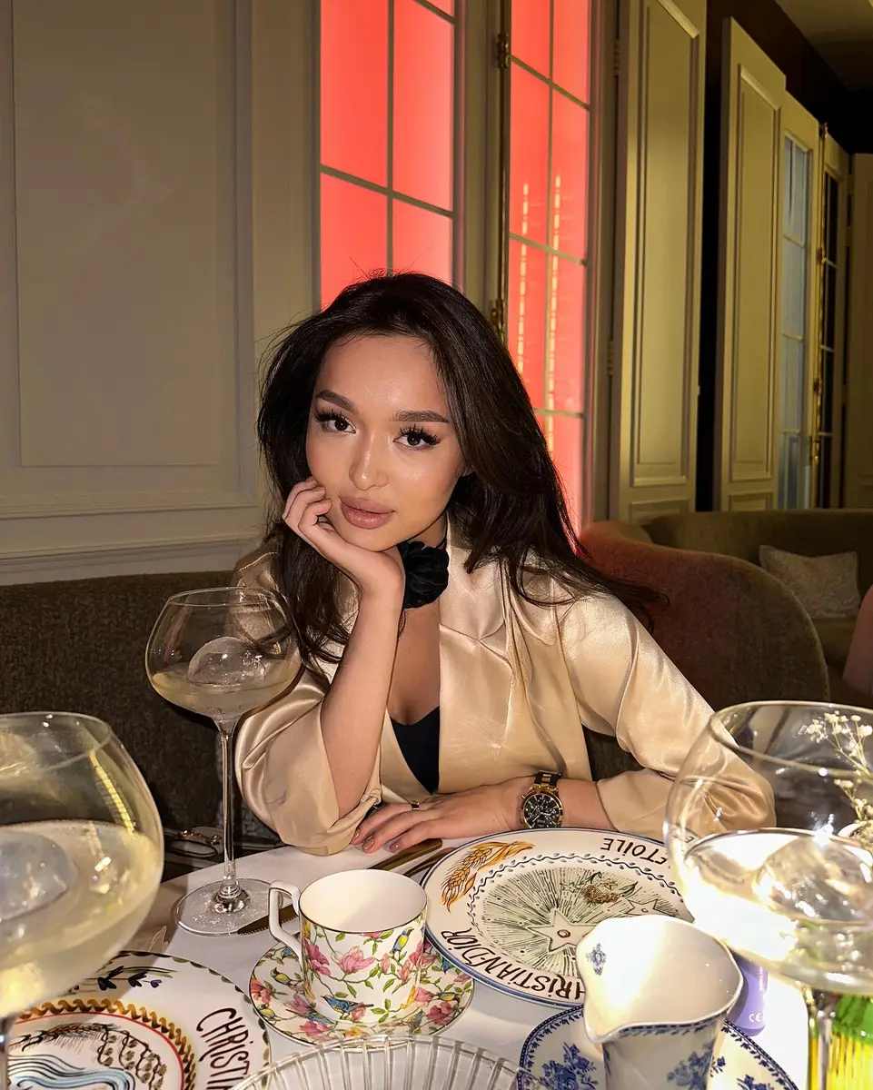 Balgyn escort in Hong Kong