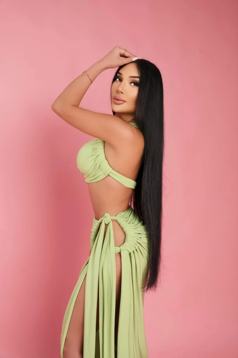 Camila escort in Hong Kong