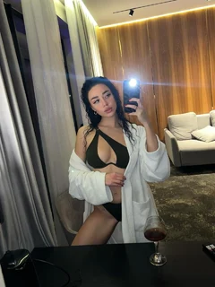 Darya escort in Hong Kong