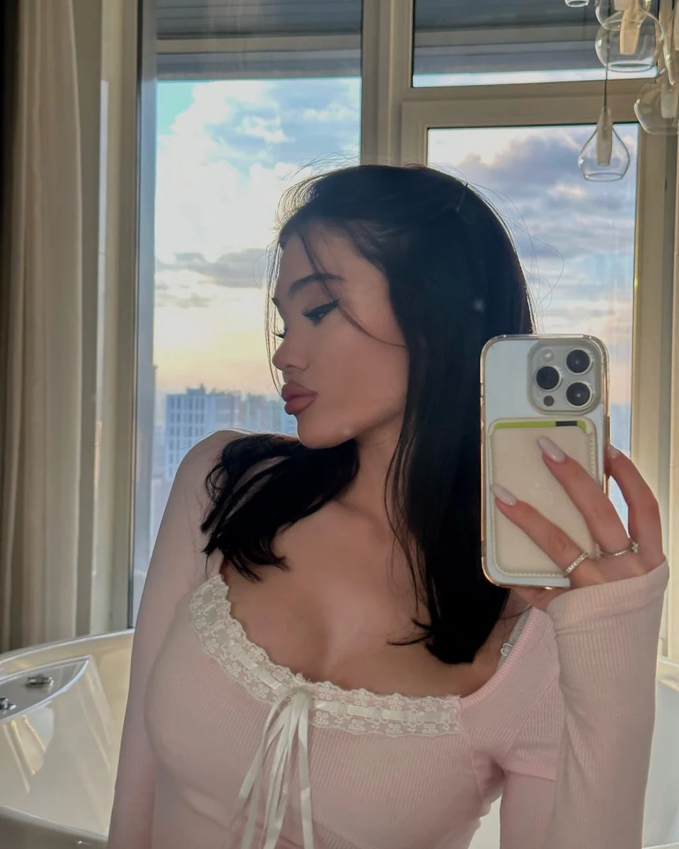 Tanith escort in Hong Kong